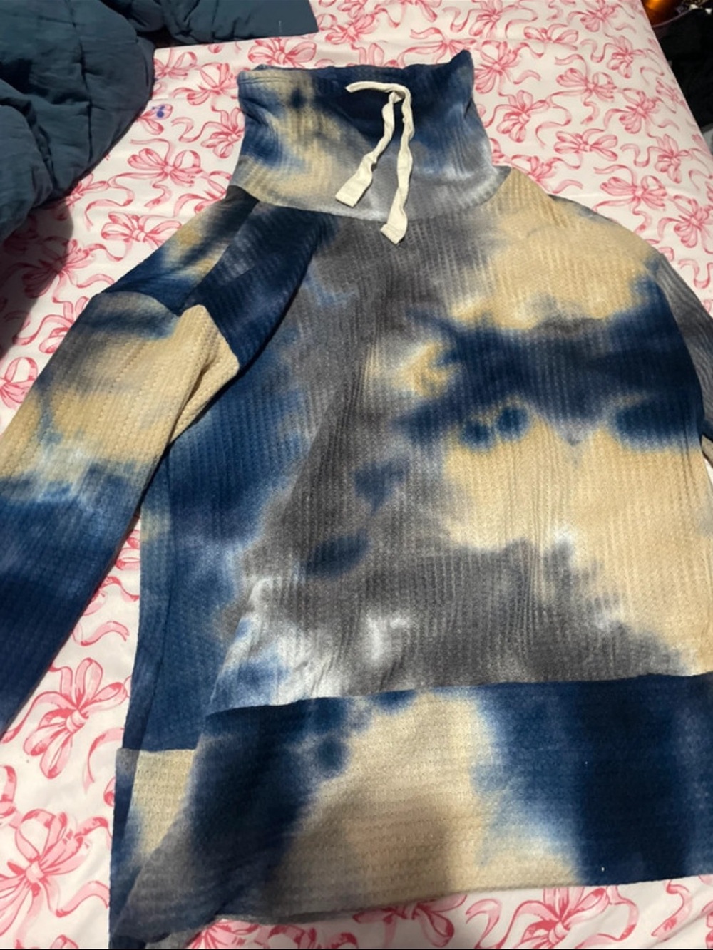 Como Vintage Tie-Dye Funnel Neck Sweater in Blue & Cream